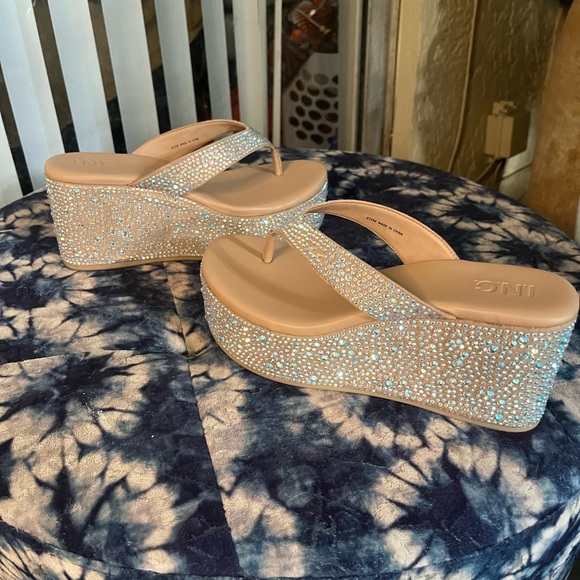 Inc sparkle lifted flip flops - Picture 2 of 5